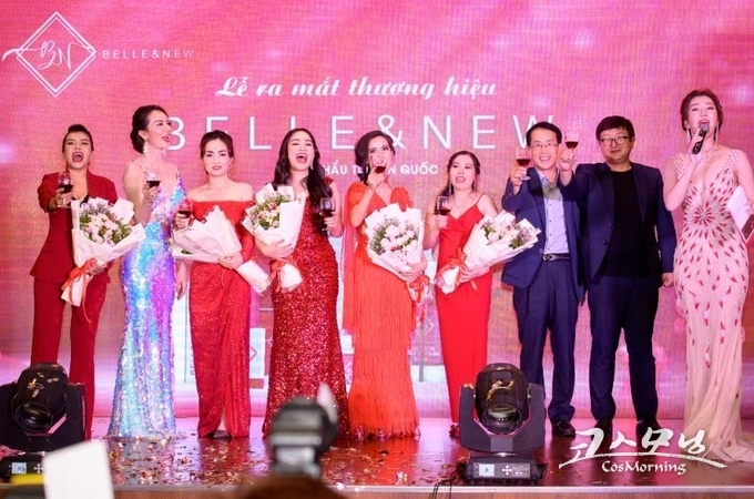 (주)레드앤블루와 (주)라이프트리는 지난달 20일 베트남 호치민 메트로폴 웨딩&컨벤션센터에서 벨르앤뉴 론칭쇼를 성황리에 개최하고 본격적인 영업·마케팅 활동에 들어갔다.