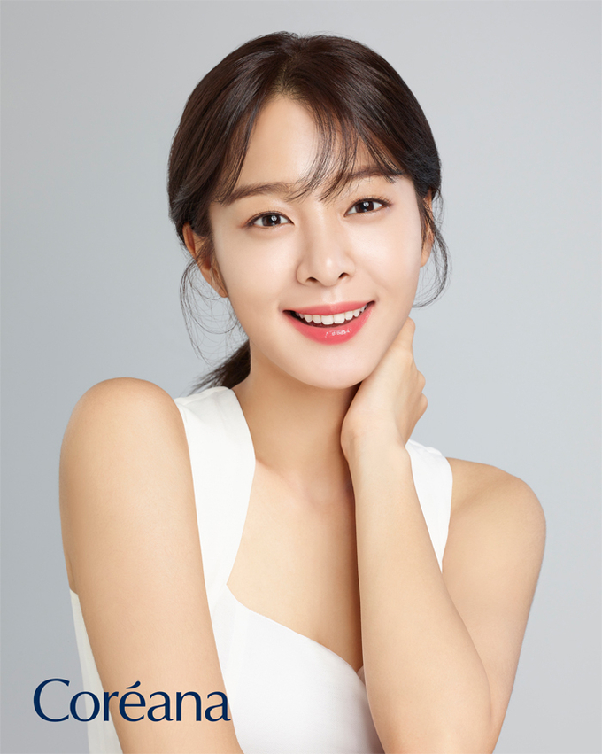 코리아나화장품과 전속 모델로 재계약에 성공한 배우 설인아.