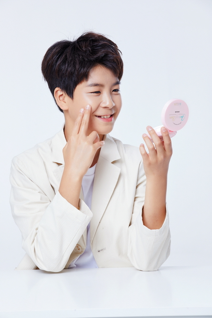미네랄바이오의 새 모델 정동원. 신제품 광분크림과 함께 마케팅 활동을 본격화한다.