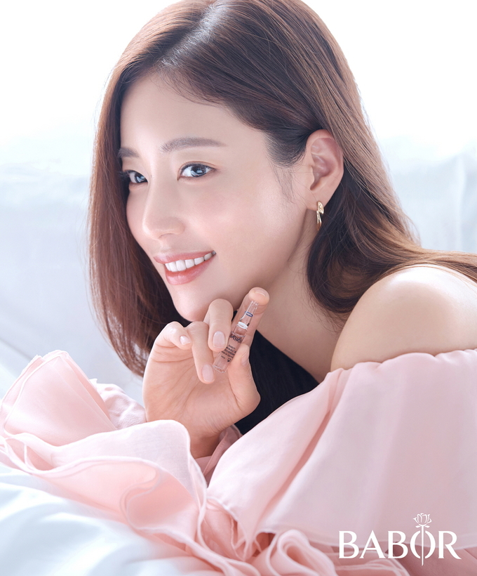 독일 화장품 브랜드 바버 모델로 뽑힌 배우 기은세.