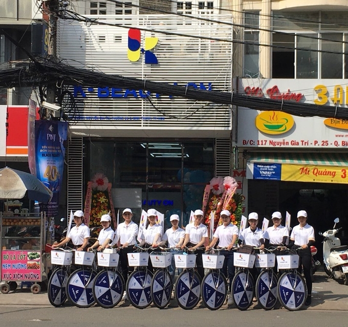 메이트코리아(주)가 호치민시 최고의 핫플레이스로 꼽히는 D2스트리트에 ‘K-뷰티온’매장을 오픈하고 본격 운영에 돌입했다.