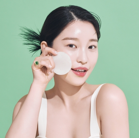 스킨푸드×소윤 ‘미나리 패드’ 뷰티 화보.
