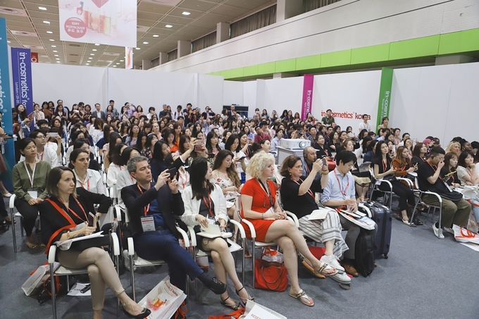 인코스메틱스 코리아가 7월 13일부터 15일까지 서울 삼성동 코엑스에서 마케팅 트렌드와 규제 세미나를 실시한다. 