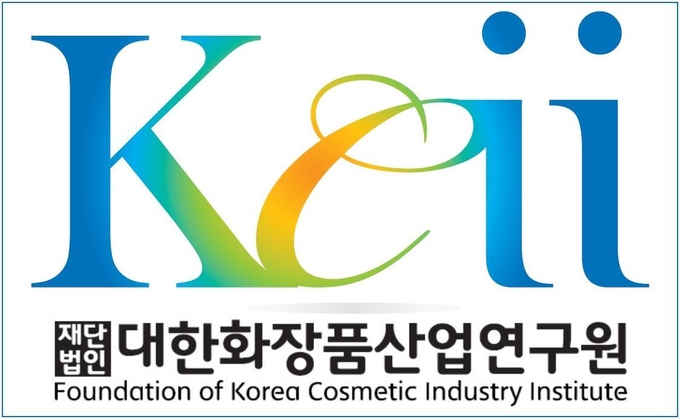  대한화장품산업연구원과 경희대학교 경영대학원이 공동 운영하는 화장품 최고경영자 과정 'C-AMP' 2기 교육과정이 오는 10월 13일부터 시작해 12월 1일까지 매주 금요일까지 진행한다. 
