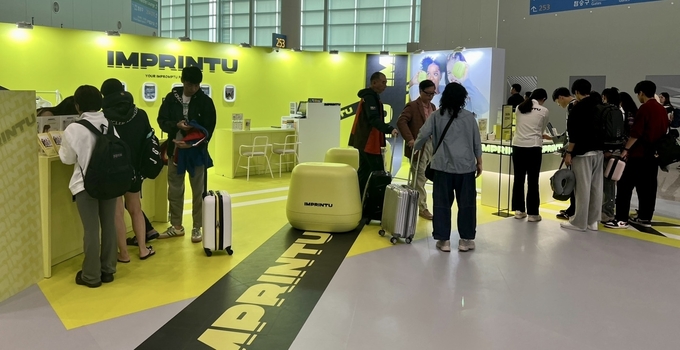 인천국제공항 제2터미널 동편에 오픈, 운영하고 있는 LG생활건강 임프린투 팝업스토어 전경.