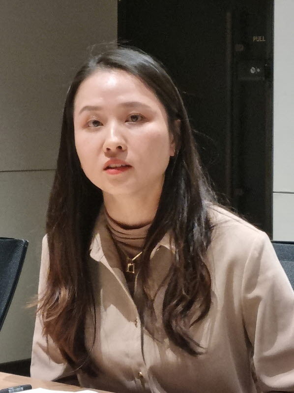 양크리스탈(楊晶) 소비재(화장품) 영업 총괄)