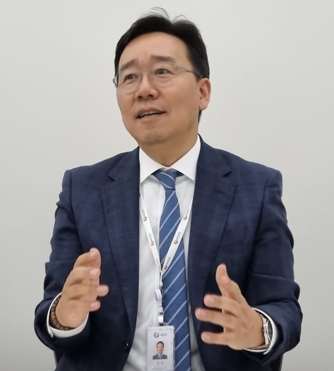 인디 브랜드의 성장에 주목하고 있는 정철 (주)코디 대표는 빠르고, 정확한 대응력과 유니크한 상품기획력을 무기로 최적 ·최고의 파트너가 될 수 있다고 확신한다. 