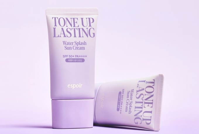 에스쁘아 워터 스플래쉬 선크림 톤 업 래스팅 SPF 50+·PA++++.