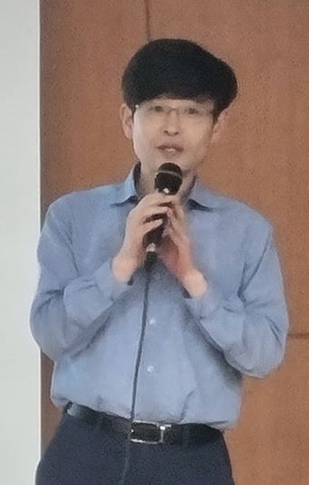 오라클 바이오헬스케어 IR데이 행사에 앞서 인사말을 전하고 있는 노영우 오라클성형외과 원장. 