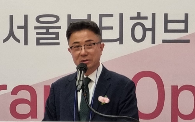 개관식에 참석한 서울시 주용태 경제실장은 "서울뷰티허브가 무한한 성장 잠재력을 가진 K-뷰티 기업을 발굴하고 이들에게 실질성 높고 효율성에 기반한 지원을 함으로써 글로벌 시장에서 더 큰 위력을 발휘할 수 있는 플랫폼으로서의 역할을 다해 주길 기대한다"고 격려했다. 