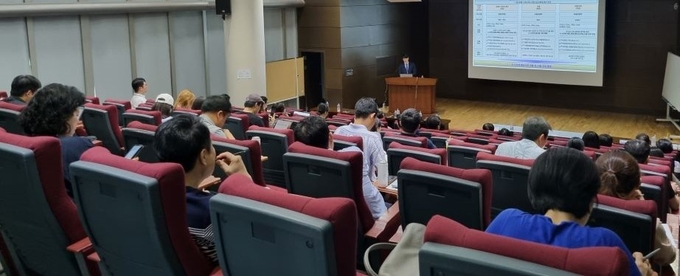 한국화장품수출협회가 최근 발의된 화장품법 일부법률개정(안)의 ‘화장품 안전성 평가 제도’와 관련한 간담회를 갖고 의견을 수렴, 이를 유관기관에 공식 전달하기로 했다.