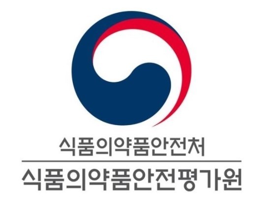 오는 24일과 25일 개최하는 대한화장품산업연구원 주최 ‘국제 화장품 안전성 심포지엄’(로얄호텔서울 그랜드볼룸)에 이어 26일에는 식품의약품안전평가원이 ‘2025년 화장품 위해평가 국제 심포지엄’(호텔코리아나 그랜드볼룸)을 연다.