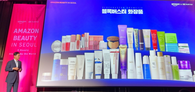"블록버스터 화장품은 처절한 노력과 진화를 통해 살아남았다"고 강조하는 윤상현 한국콜마 부회장. 