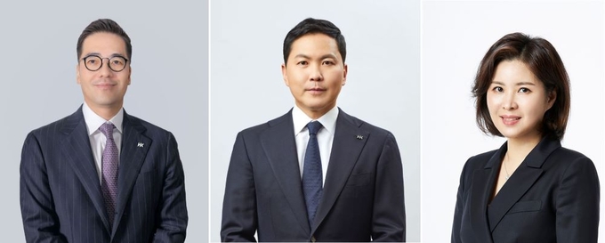 콜마비앤에이치가 이사회를 열고 이승화·윤상현·윤여원<사진 왼쪽부터> 3인의 각자 대표 체제로의 전환을 의결했다.
