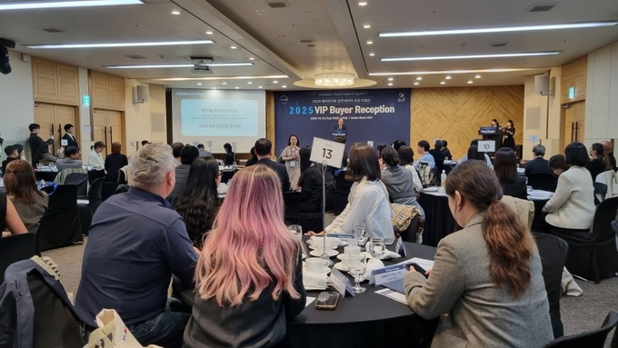 해외전시회 참가기업과 해외바이어 등 관계자 80여 명이 참석한 가운데 ‘해외전시회 성약 바이어 초청 리셉션’이 일산 킨텍스 제 1전시장 204호에서 열렸다.
