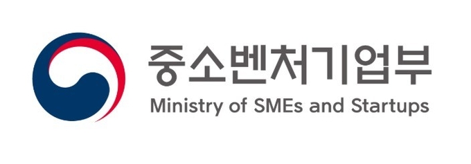 지난 4월부터 시행하고 있는 'K-뷰티론' 지원 사업과 관련, 중소벤처기업부가 화장품협회 회원사-비회원사 간 형평성과 공정성 논란을 불식하기 위해 해당 사업의 지원대상을 확대하는 내용을 골자로 재공고했다. 