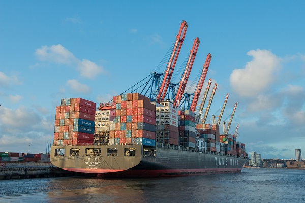 container-ship-596083_1920