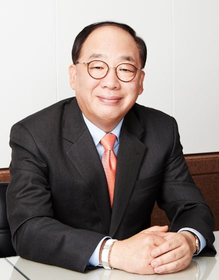 엘앤피 코스메틱 권오섭 대표