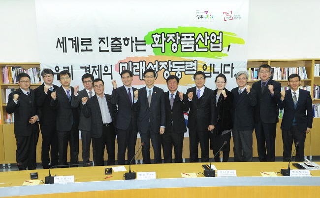 보건복지부가 내달 ‘(가칭)화장품 산업 발전기획단’을 구성, 운영에 들어감으로써 화장품 산업이 미래의 성장동력 산업으로 도약하기 위한 지원을 가시화한다.