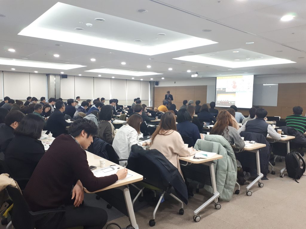 현재 중국 수출과 관련한 주요 이슈에 대한 점검과 이에 대한 대응책 모색을 위한 오픈 토크 세미나가 지난 2일 대한화장품산업연구원 주최로 aT센터 창조룸에서 열렸다.
