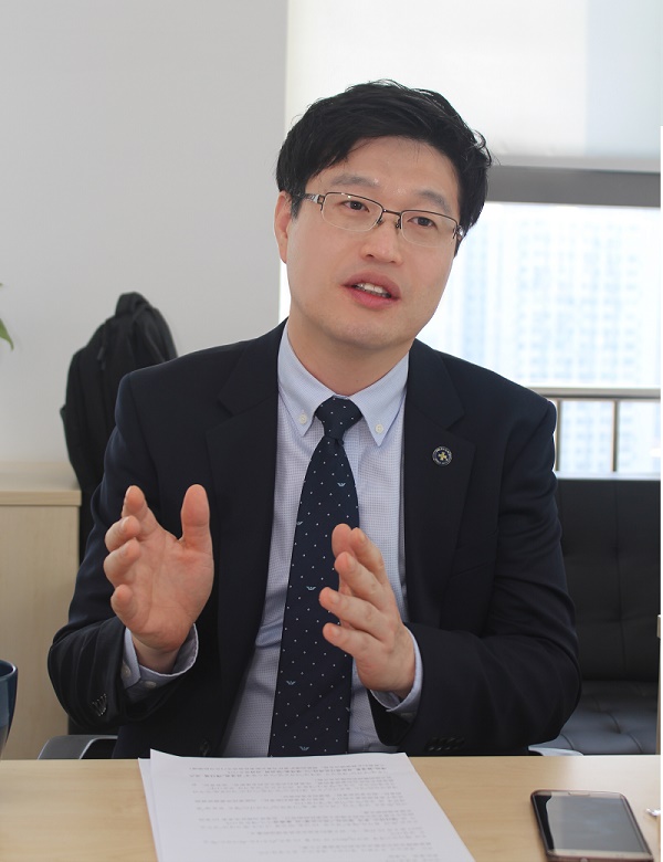 윤구영 대표는 지난 15일 중국 상해에서 메디안스 ‘히스토랩’ 중국 법인인 ‘상해이추이투오 상무 유한공사’를 설립하며 본격적인 중국 시장 진출을 천명했다.