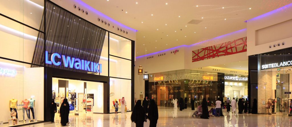 이마트 화장품 전문점 슈가컵은 사우디아라비아 알l Nakheel Mall에 입점계약을 체결했다. 이마트 화장품 슈가컵은 사우디아라비아 Al Nakheel Mall에 입점계약을 체결했다.