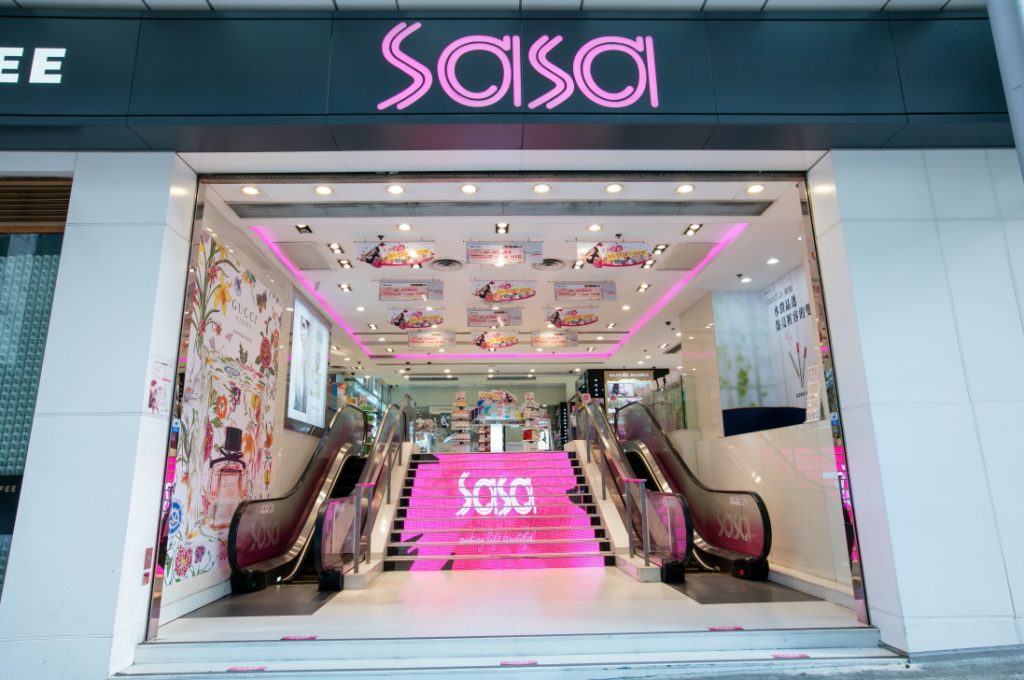 잇츠스킨은 이달 중순 홍콩 SASA 116개 매장에 프레스티지 끄렘 데스까르고 등 36개 주요 제품을 입점시킬 예정이다. 잇츠스킨이 홍콩 SASA 116개 매장에 ‘프레스티지 끄렘 데스까르고’ 등 36개 주요 제품으로 이달 중순 입점 예정이다.