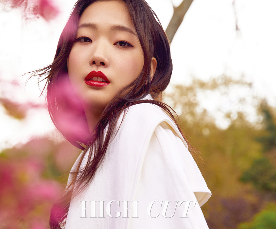 랑콤 압솔뤼 로즈 글로스 김고은 화보