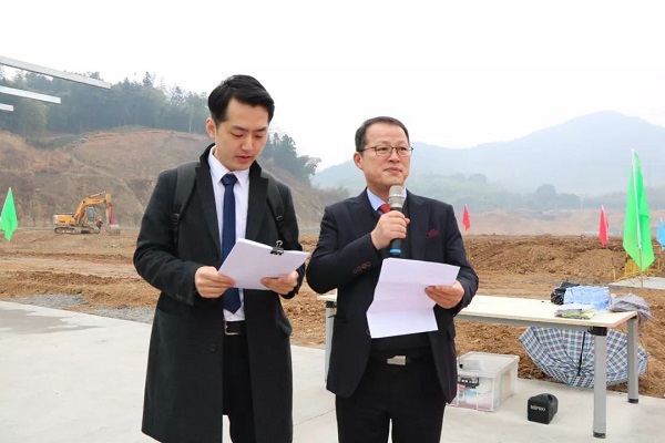 (주)연우 황창희 상무<사진 오른쪽> (주)연우 황창희 상무