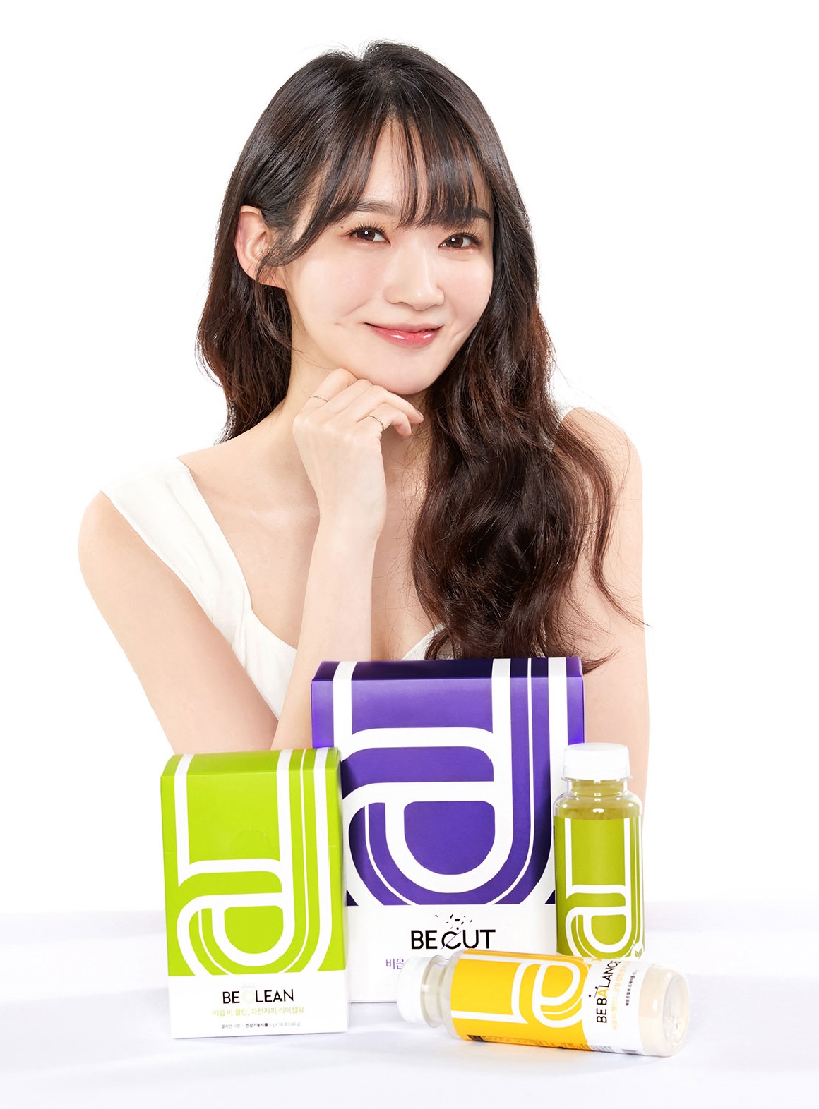 코스토리가 건강기능식품 브랜드 ‘비읍’을 론칭하고 다비치 멤버 강민경을 모델로 뽑았다.