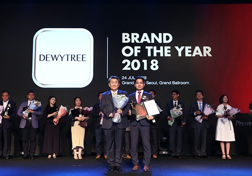 듀이트리(대표 문시언)가 ‘2018 올해의 브랜드 대상’ 저자극 스킨케어 부문에서 대상을 수상했다.