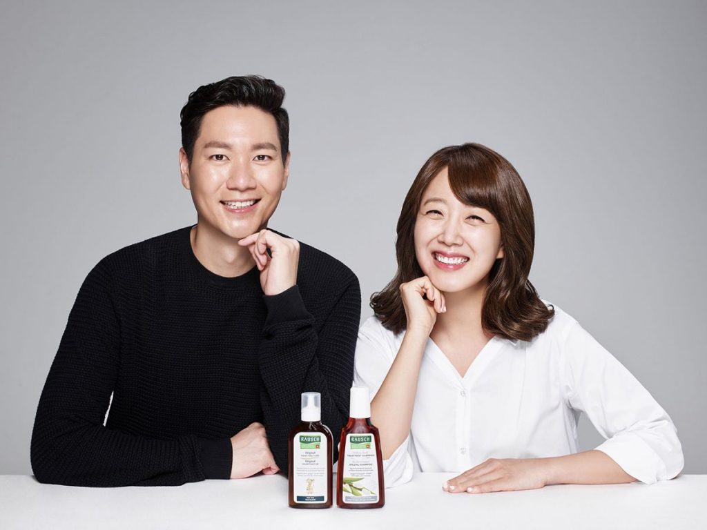 스위스 더모 헤어케어 브랜드 라우쉬의 새 모델로 뽑힌 서민정‧안상훈 부부