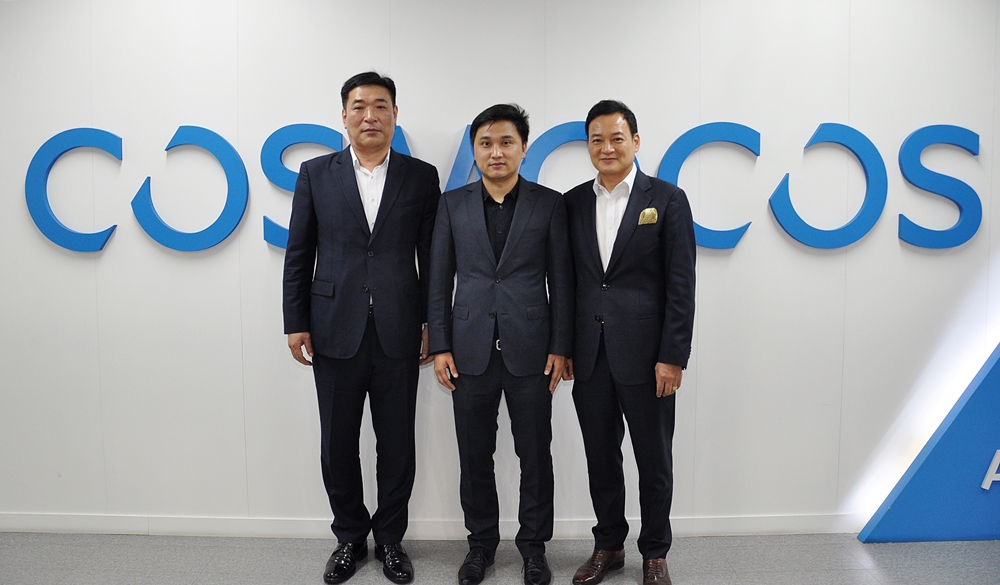 (왼쪽부터) △ 이정수 코스모코스 중국 법인장 △ 치우펑(邱风) 중로그룹 COO △ 양창수 코스모코스 대표