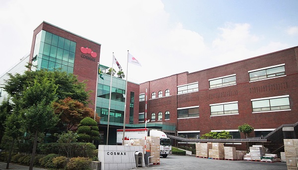 코스맥스가 최근 미 FDA의 CGMP 정기 실사를 통과했다. 사진은 코스맥스 화성 제 1공장 전경.