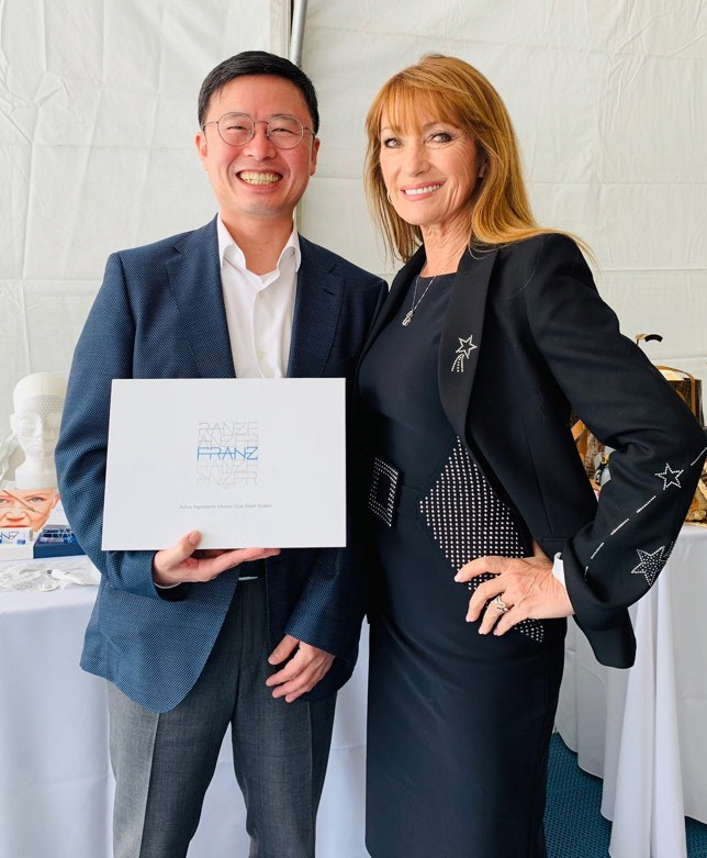 2019 Open Hearts Gala에 참여한 프란츠 장명훈 대표(좌)와 제인 세이모어(우).