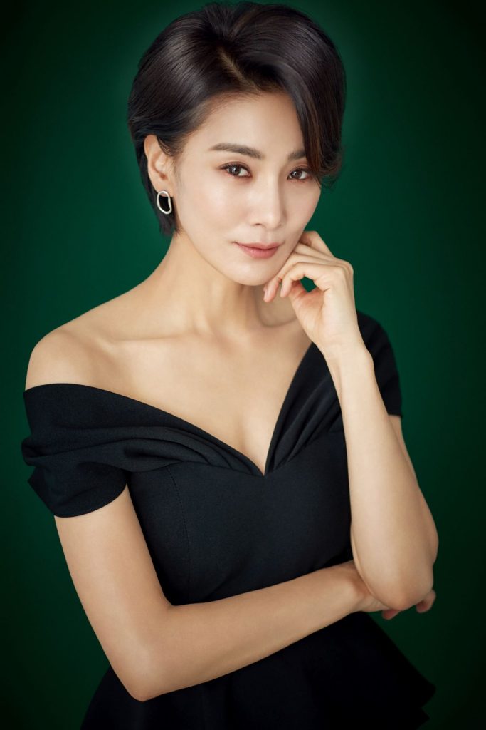 르네휘테르 새 모델로 뽑힌 배우 김서형.